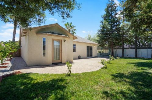 3213 Dewar Ln, Turlock CA  95382-9672 exterior