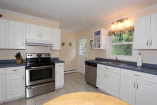 82 High View Dr, Kent Lakes, NY 10512-6133
