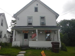 12 Elbow St, Malone, NY 12953-2307