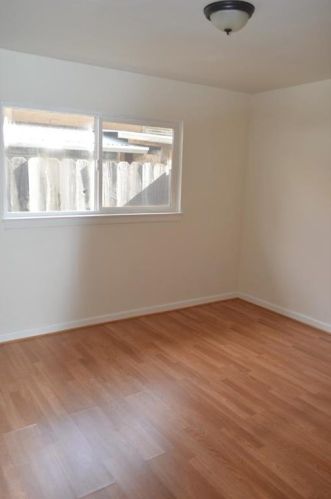 2800 Devonshire Ave, Redwood City CA  94063-3211 exterior