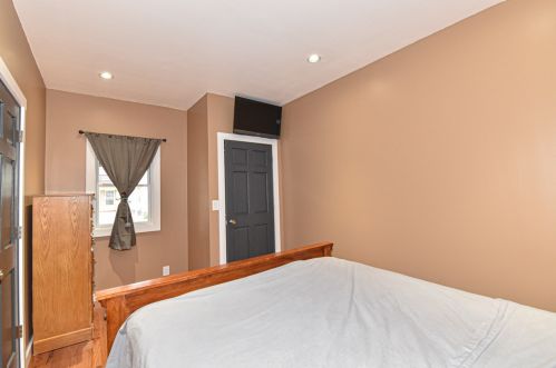 922 75th St, Milwaukee WI 53214-3016 exterior