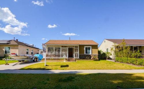 5135 Bellflower Blvd, Lakewood, CA 90713-1857