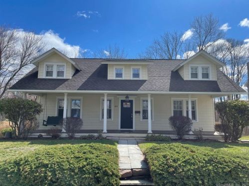 68 Prospect St, Bloomfield, CT 06002-3055