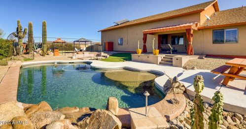 34022 13 Pl, Phoenix AZ 85020-5408 exterior