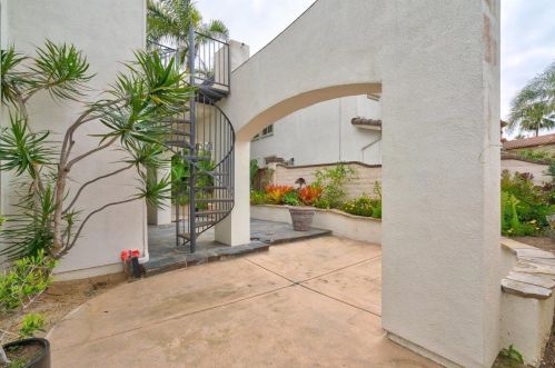 7437 Magellan St, Carlsbad CA  92011-5412 exterior