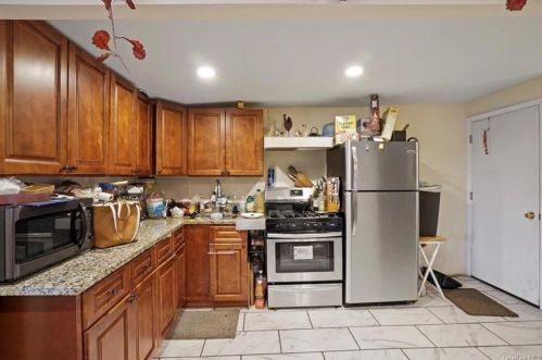 371 Broadway, Newburgh NY  12550-5520 exterior
