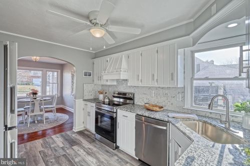 185 Hanover St, Spring Grove PA  17362-1103 exterior