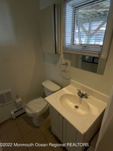 325 Blaine Ave, Pelican Island NJ  08751-2101 exterior