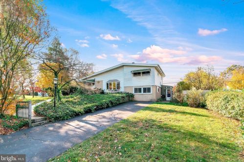 1502 Muhlenburg Dr, Blue Bell, PA 19422-3615