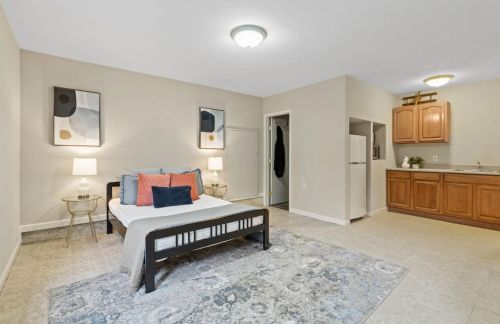 2014 Notre Dame Ave, Belmont CA  94002-1751 exterior