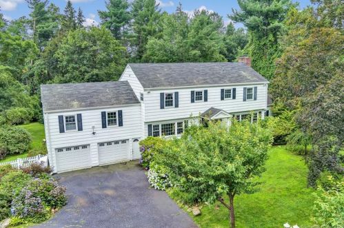 158 Skymeadow Dr, Stamford, CT 06903-3406
