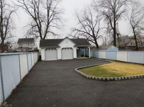 114 Warren Ave, Roselle Park, NJ 07204-1804