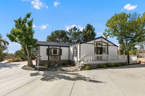 39970 Calle Bellagio, Temecula CA  92592-8620 exterior