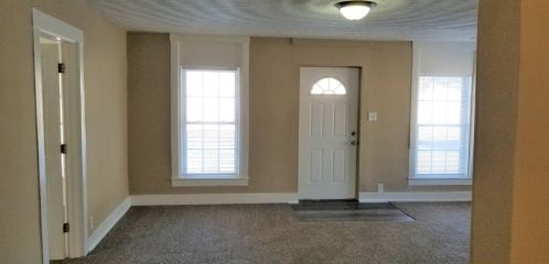 112 1st St, Clarksville, OH 45113-8696