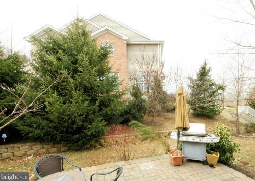 84 Truman Ave, Princeton NJ  08540-4630 exterior