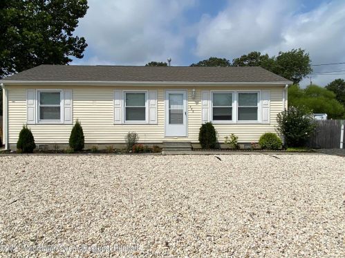 732 Montauk Dr, Lacey, NJ 08731-5332