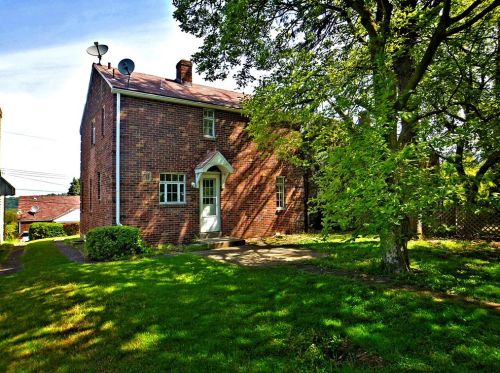 3116 Idaho St, Mckeesport, PA 15132-1849