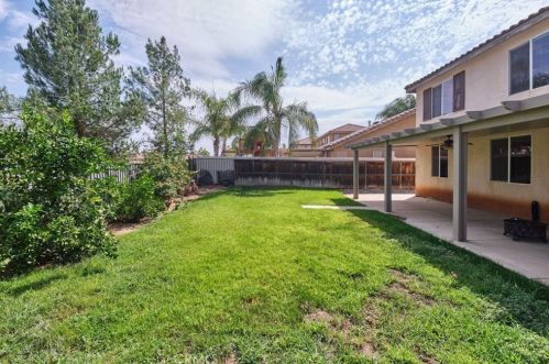 122 Quartz Ln, Perris CA  92570-7268 exterior