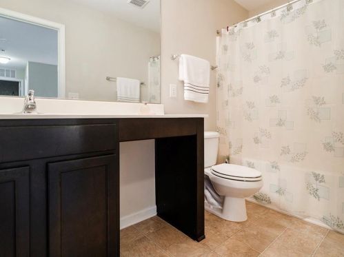 107 Vw Dr, Burlington NC  27215-4694 exterior