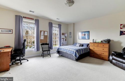 19058 Boyer Fields Pl, Leesburg VA 20176-1643 exterior