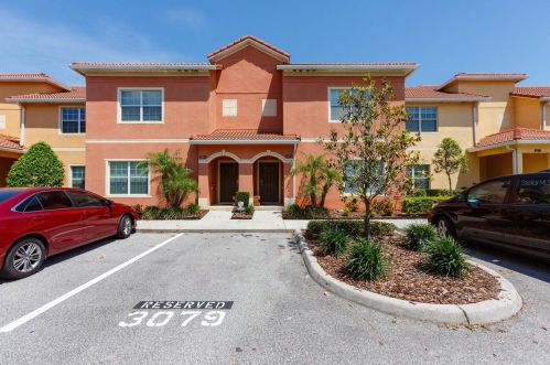 3079 Beach Palm Ave, Kissimmee, FL 34747
