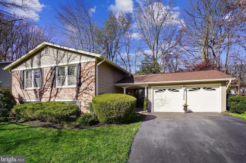 7308 Outhaul Ln, Springfield, VA 22015-4455