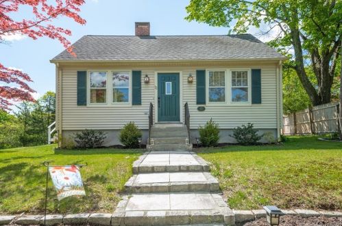 12 Cherry Ln, Bethel, CT 06801-2822