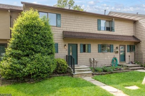 12 Indian Spring Ln, High Bridge, NJ 08829-2418