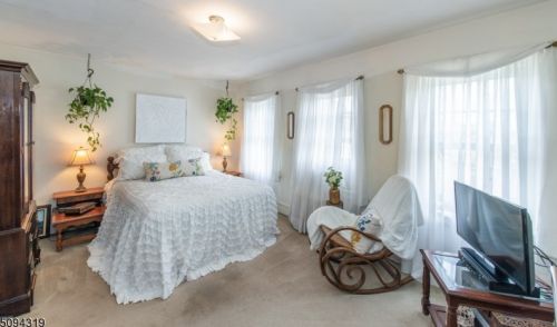 15 Floyd Rd, Verona NJ  07044-2521 exterior