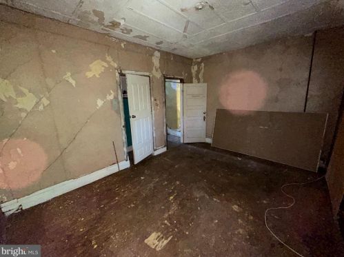 215 Perry St, Trenton NJ  08618-3925 exterior