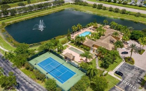 1810 Florida Club Cir, Naples FL  34112-8705 exterior