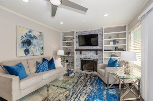 6930 Post Rd, Pleasanton CA  94568-2123 exterior