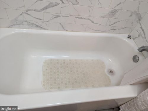 811 Shaw Ave, Lansdale PA  19446-2335 exterior