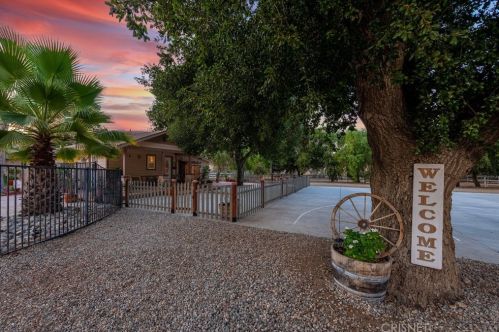 15807 Whitewater Canyon Rd, Santa Clarita, CA 91387-2144