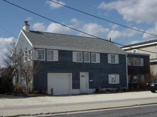 1205 Bayshore Ave, Brigantine City, NJ 08203-2223