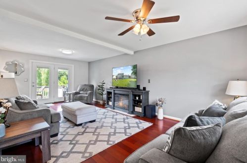 6909 Cedar Crest Dr, Fredericksburg, VA 22407-8543