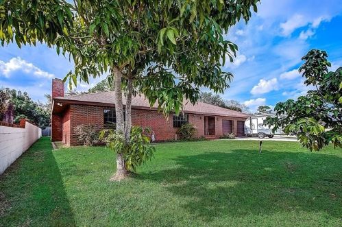 6124 Tomoka Dr, Orlando, FL 32809-4743