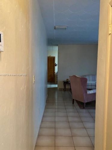 874 70th Pl, Hialeah FL  33014-5220 exterior