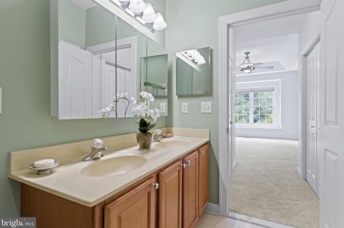 618 Beaver Falls Pl, Wilmington DE  19808-1648 exterior