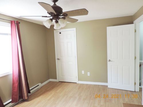 43 Stonegate Ln, Derry NH  03038-2566 exterior