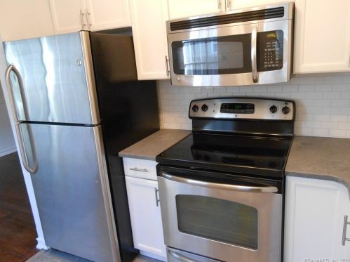 75 Maple Tree Ave, Stamford, CT 06906-2209