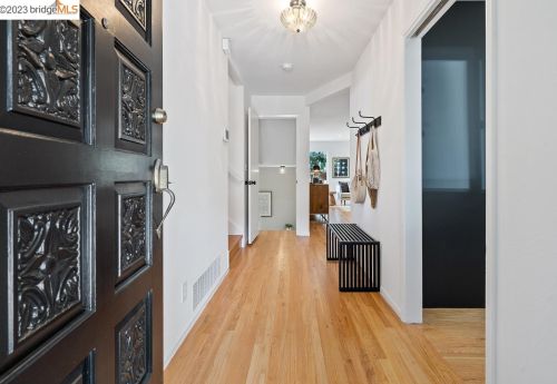 315 Crestmont Dr, Oakland, CA 94619-2315