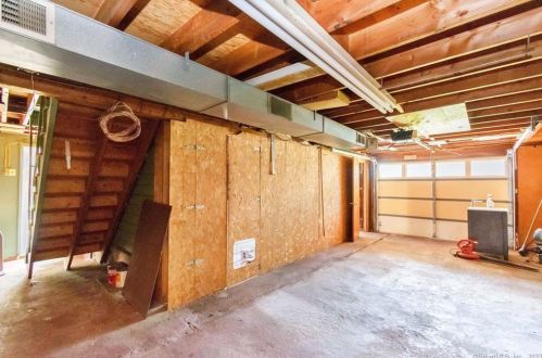 11 Bristol Rd, Windsor Locks CT  06096-2009 exterior