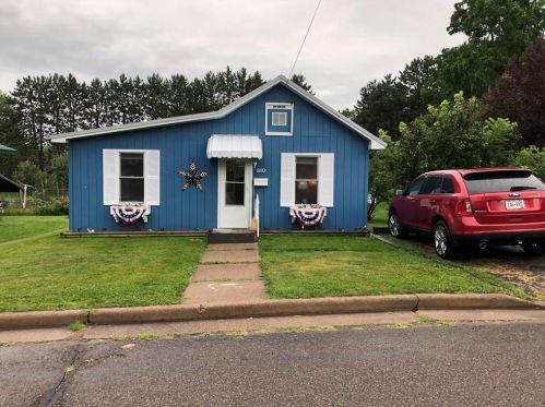 810 Lindoo Ave, Ladysmith, WI 54848-2323