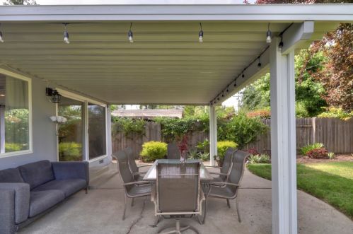 10655 Valley View Dr, Rancho Cordova CA  95670-2468 exterior