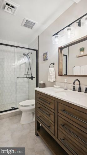 1512 Sadlers Wells Dr, Herndon VA  20170-2838 exterior