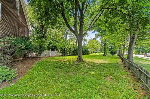 904 Sycamore Ave, Tinton Falls NJ 07724-3132 exterior