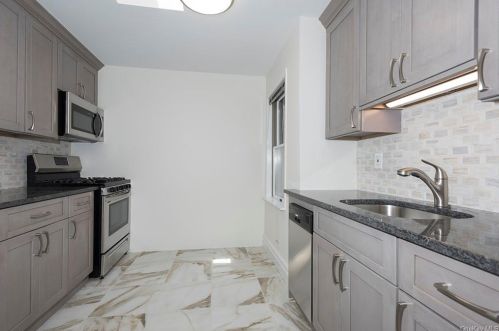 48 Garth Rd, Scarsdale NY  10583-3701 exterior