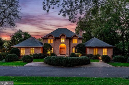 5 Mallard Ln, Camp Hill, PA 17011-1305