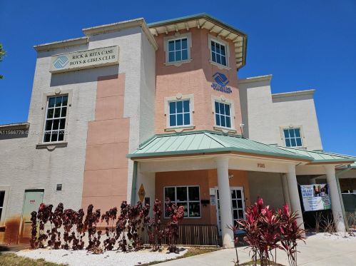 7760 34th St, Hollywood FL  33024-2211 exterior